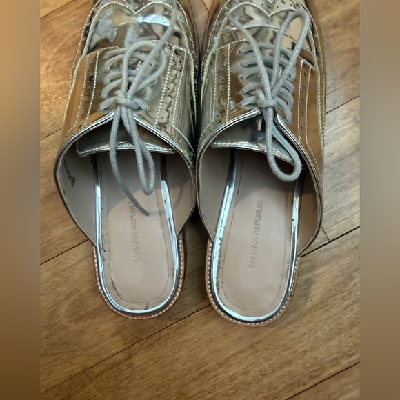 Banana Republic women’s silver slip on loafers size 9 - Picture 7 of 7